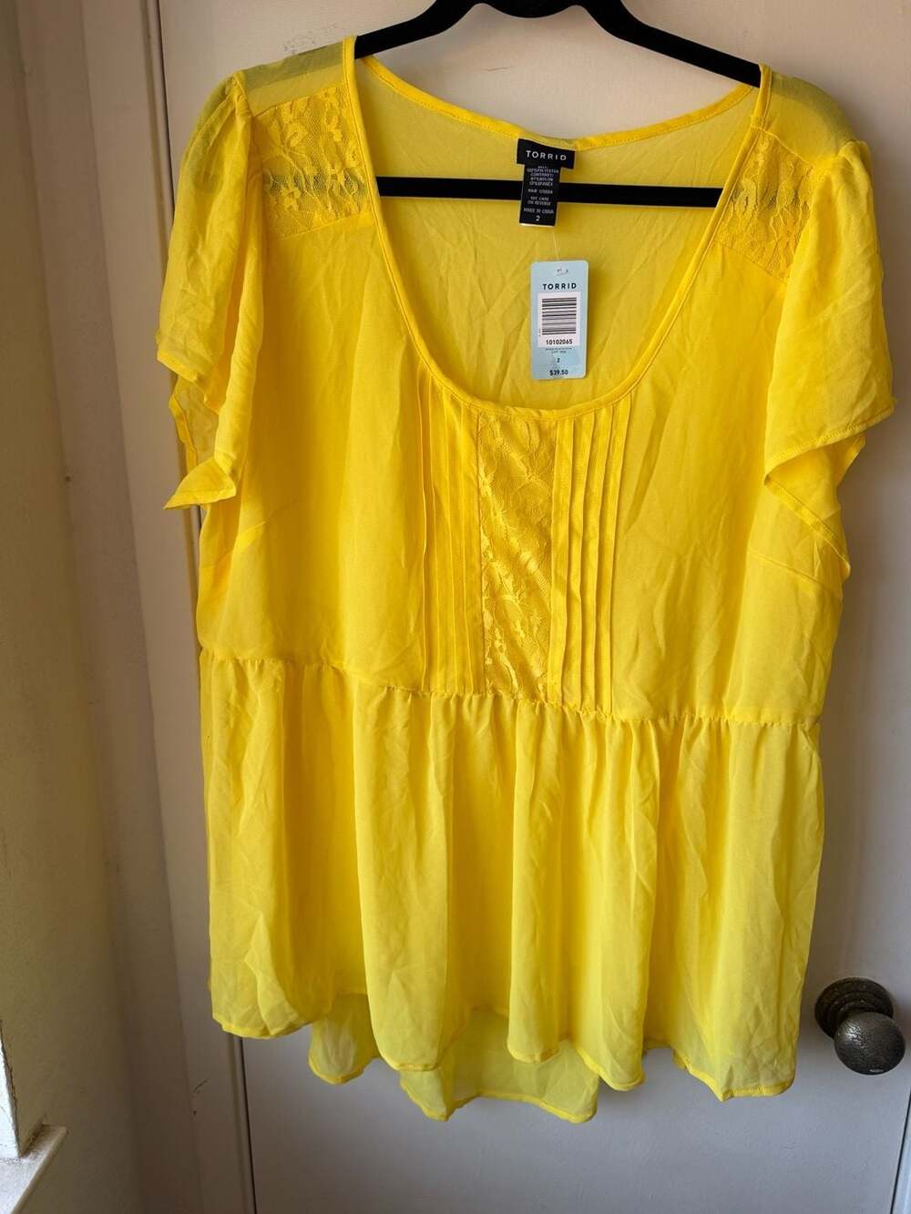 Torrid Blouse Size 2 Yellow Chiffon Lace Peplum Top NWT